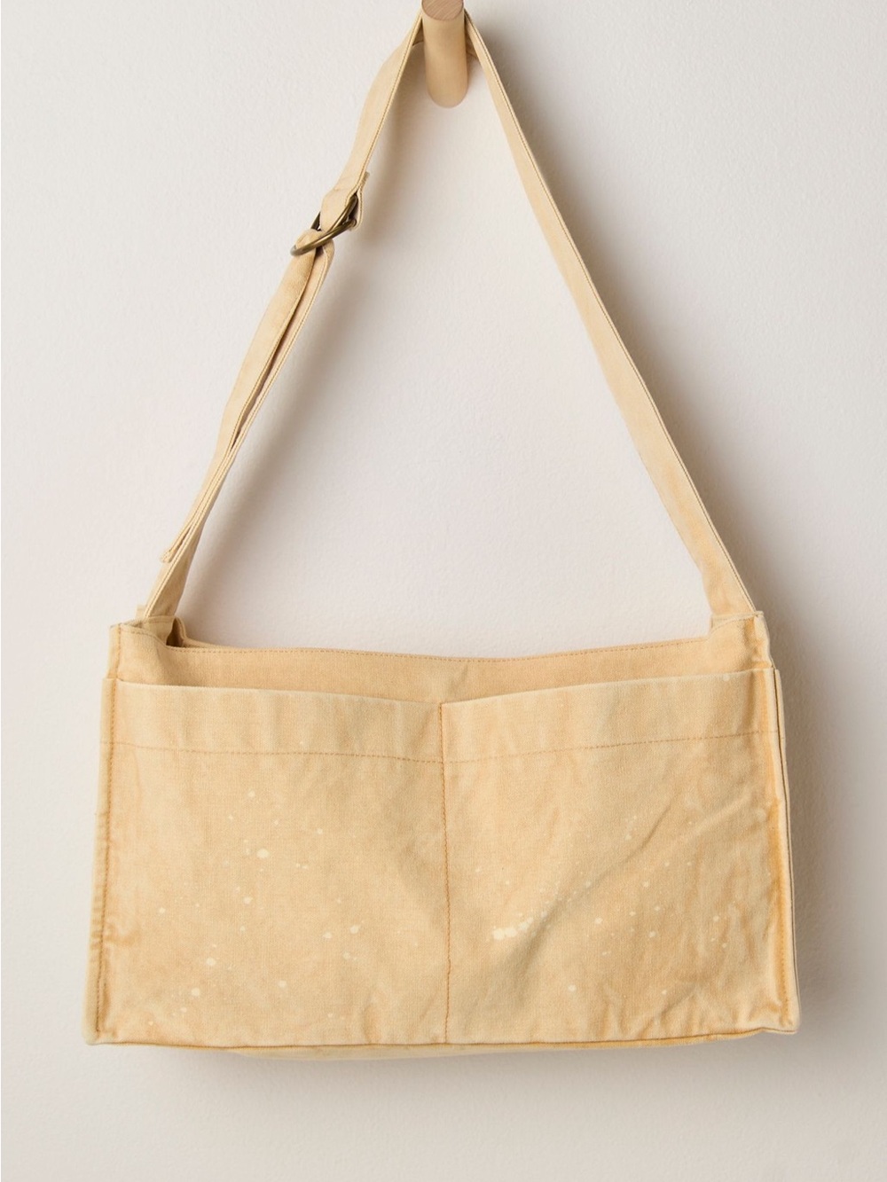 NWT Free People Camp Crush Sling Bag in Neutral - Picture 2 of 7